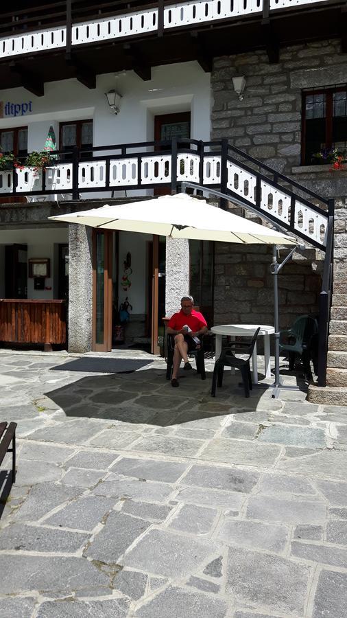 Casa Alpina De Filippi Hotell Macugnaga Exteriör bild