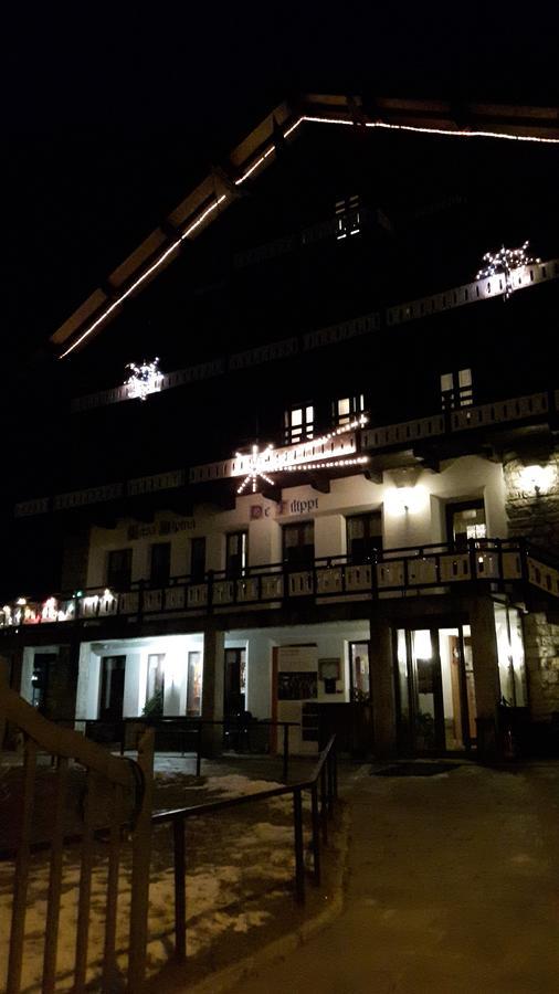 Casa Alpina De Filippi Hotell Macugnaga Exteriör bild
