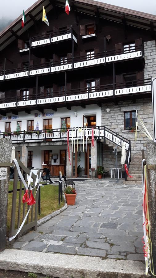 Casa Alpina De Filippi Hotell Macugnaga Exteriör bild