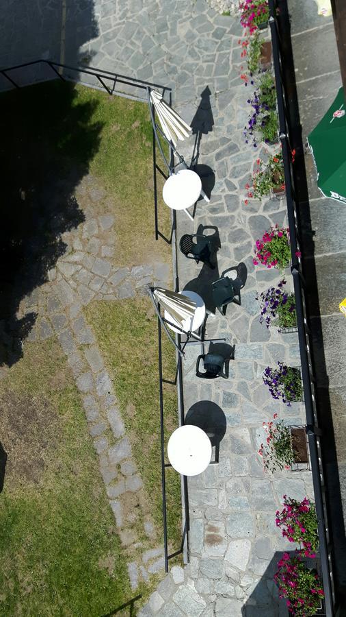Casa Alpina De Filippi Hotell Macugnaga Exteriör bild