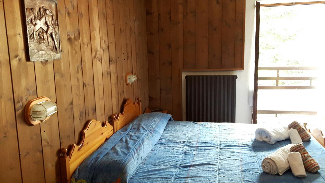 Casa Alpina De Filippi Hotell Macugnaga Exteriör bild