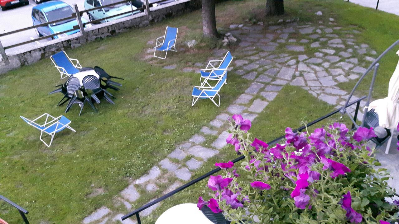 Casa Alpina De Filippi Hotell Macugnaga Exteriör bild