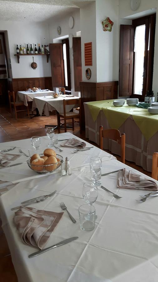 Casa Alpina De Filippi Hotell Macugnaga Exteriör bild